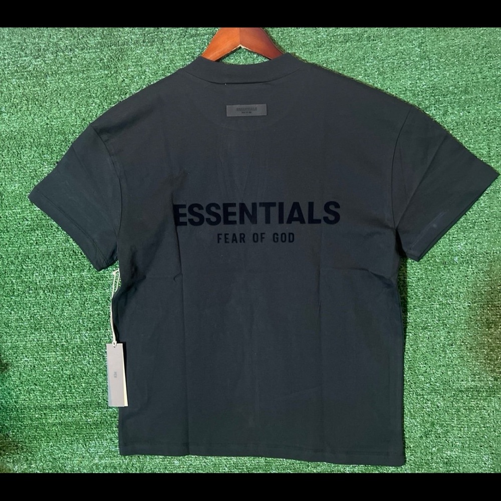 Fear of God Essentials Men's Black Logo T-Shirt XXS